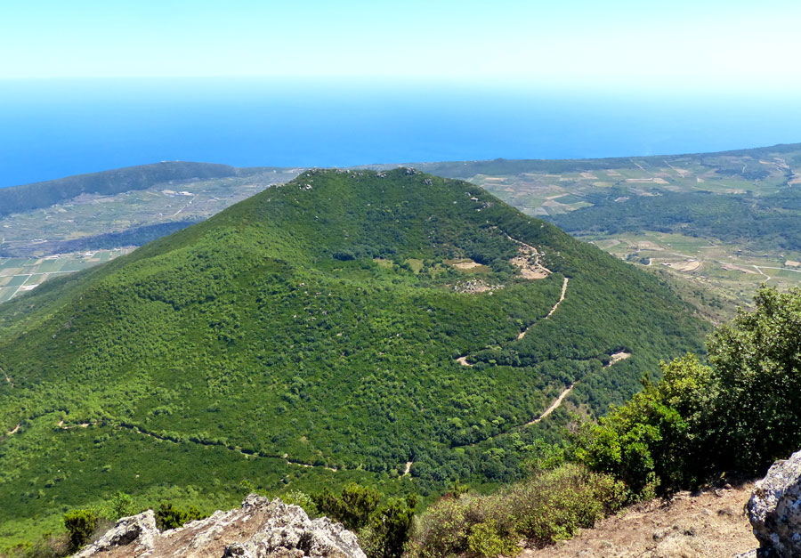 Vista dalla Montagna Grande sul monte Gibele